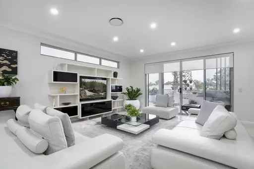 7/145 Beatrice Terrace, Ascot Sold by  - image 1