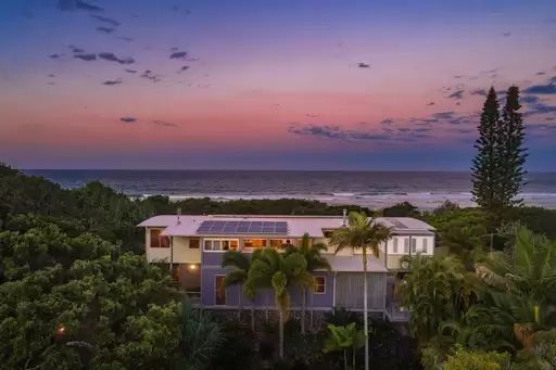 2 Peninsula Street, Hastings Point Sold by 
