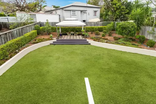 107 Rose Street, Wooloowin Sold by  - image 1