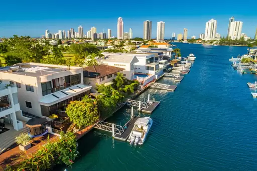 35 Southern Cross Drive, Surfers Paradise Sold by  - image 1