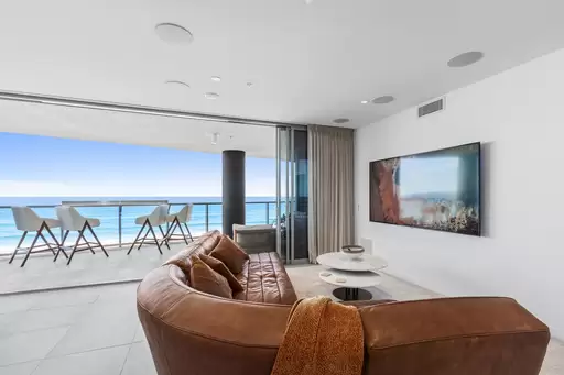 3 Northcliffe Terrace, Surfers Paradise Sold by  - image 1
