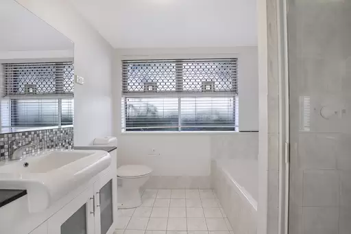 1/90 Racecourse Road, Ascot Sold by  - image 1