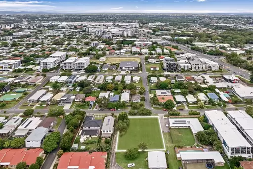 32 Hertford Street, Upper Mount Gravatt Sold by  - image 1