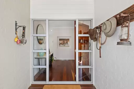 393 London Road, Belmont Sold by  - image 1