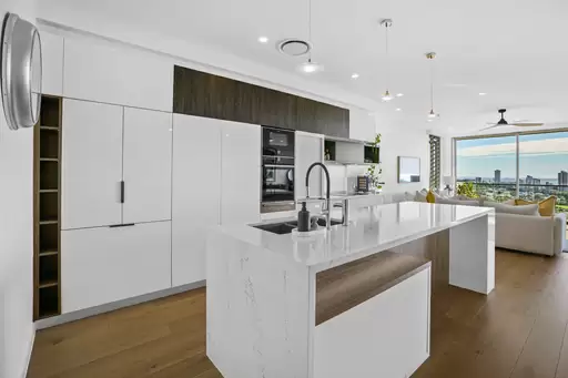 129 George Street, Burleigh Heads Sold by  - image 1