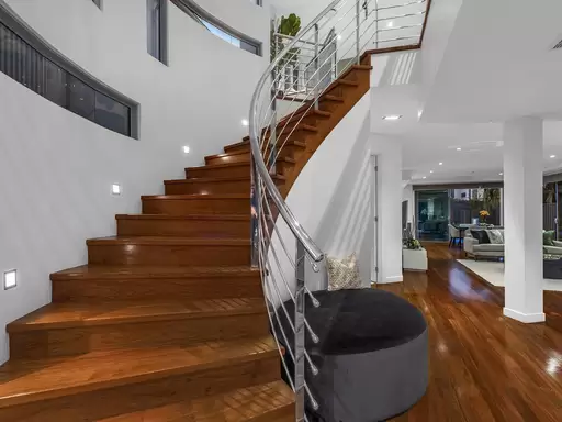 51 Orleigh Street, West End Sold by  - image 1