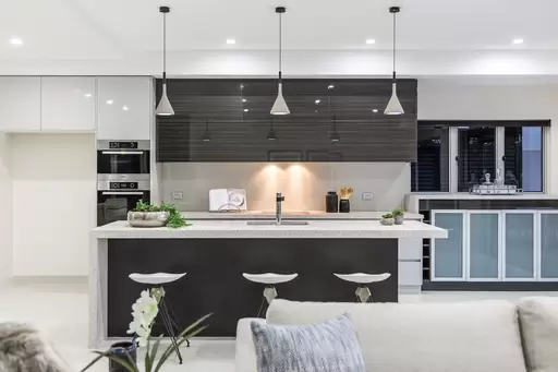 15 Waterline Crescent, Bulimba Sold by  - image 1