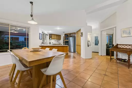 4 Sirocco Court, Ormiston Sold by  - image 1
