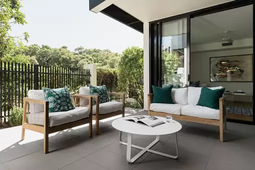 1/33 Parkside Circuit, Hamilton Sold by  - image 1
