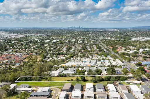 275 Handford Road, Taigum Sold by  - image 1