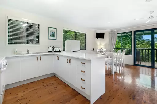 23-25 Kootenai Drive, Tamborine Mountain Sold by Queensland Sotheby's International Realty - image 1