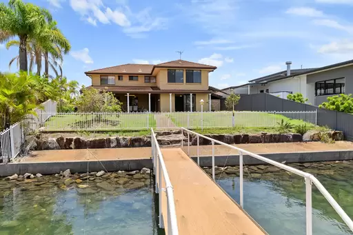 11 Compass Court, Raby Bay Sold by  - image 1
