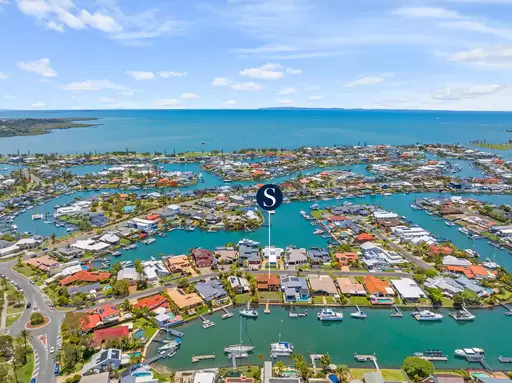 11 Compass Court, Raby Bay Sold by  - image 1