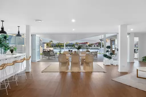 14 Captains Court, Raby Bay Sold by  - image 1