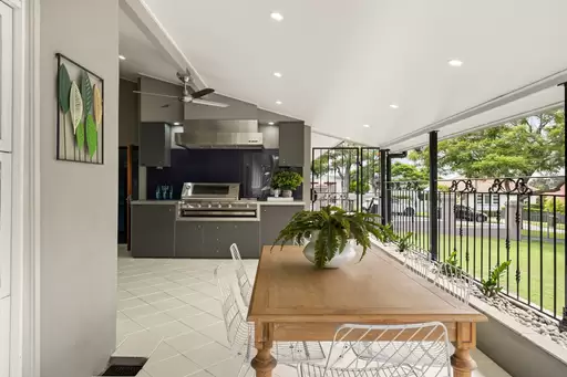 16 Banim Street, Aspley Sold by  - image 1