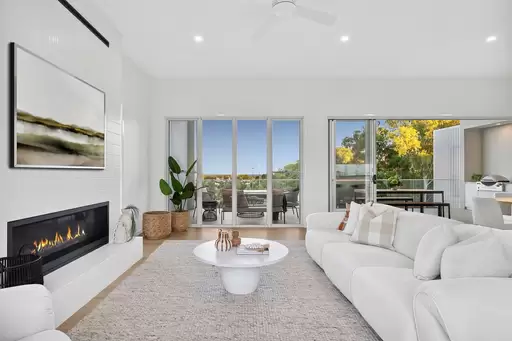 8 Tallowood Court, Peregian Springs Sold by  - image 1