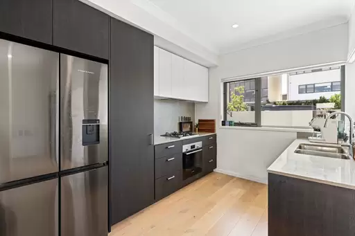 17/191 Marina Quays Boulevard, Hope Island For Sale by  - image 1