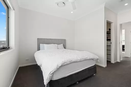 17/191 Marina Quays Boulevard, Hope Island For Sale by  - image 1