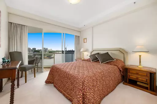 45/32 Macrossan Street, Brisbane City Sold by  - image 1