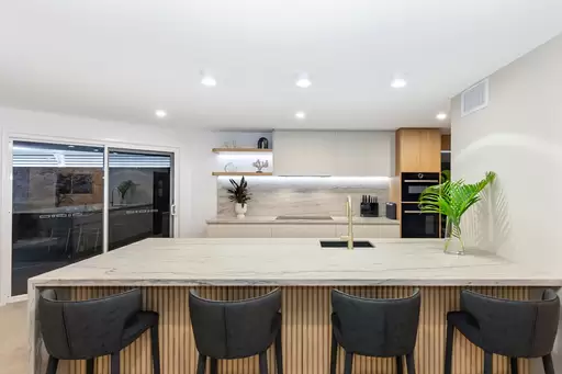 17 Stirling Castle Court, Pelican Waters Sold by  - image 1