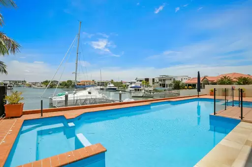 24 Piermont Place, Raby Bay Sold by  - image 1
