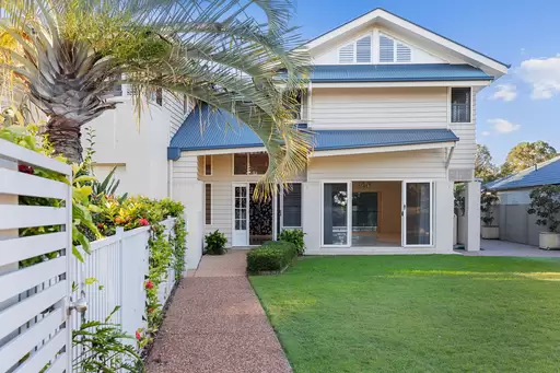 22 Carolena Street, Cleveland Sold by  - image 1