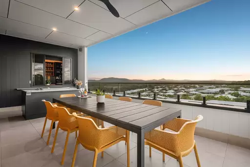 16 Bronze Wing Circuit, Peregian Springs Sold by  - image 1