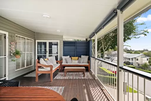 9 Gurley Street, Wavell Heights Sold by  - image 1
