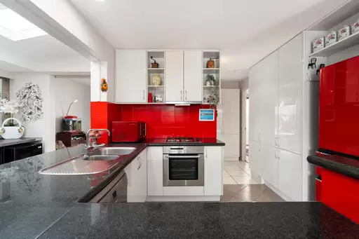 1/76 Miles Street, Hawthorne Sold by  - image 1