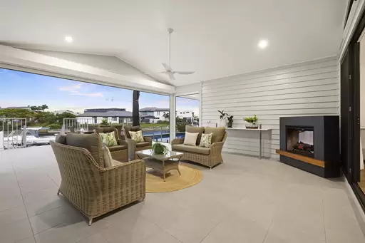 35 Harbourlights Way, Pelican Waters Sold by  - image 1