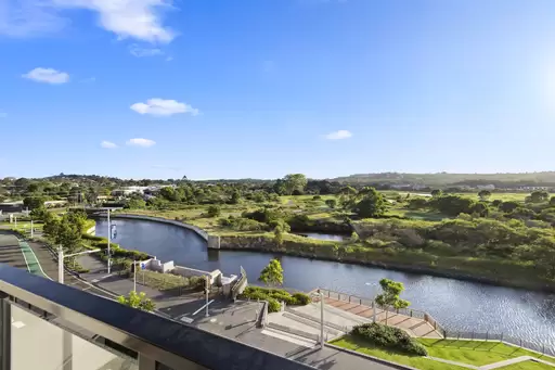 511/12 South Sea Islander Way, Maroochydore Sold by  - image 1