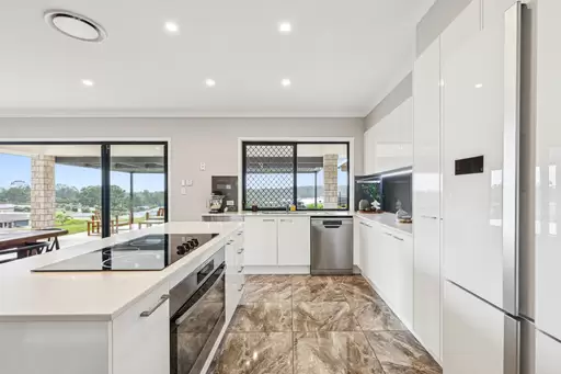 42-52 Bedelia Drive, Woodhill Sold by  - image 1