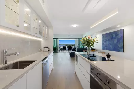 Level 5/20/326 Marine Parade, Labrador Sold by Queensland Sotheby's International Realty - image 1