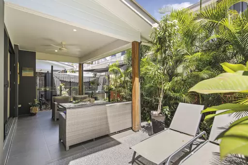 13/10-12 Bainbridge Street, Ormiston Sold by  - image 1