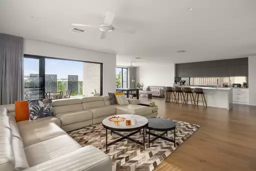 6 Venice Street, Peregian Beach Sold by  - image 1