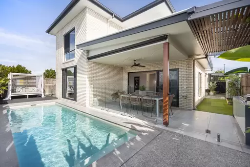 6 Venice Street, Peregian Beach Sold by  - image 1