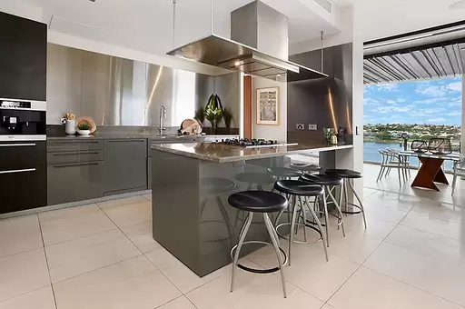 29/1 Macquarie Street, Teneriffe Sold by  - image 1
