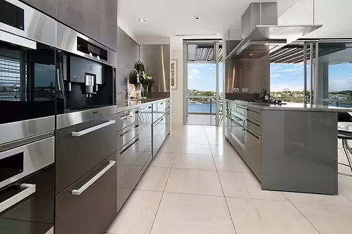 29/1 Macquarie Street, Teneriffe Sold by  - image 1