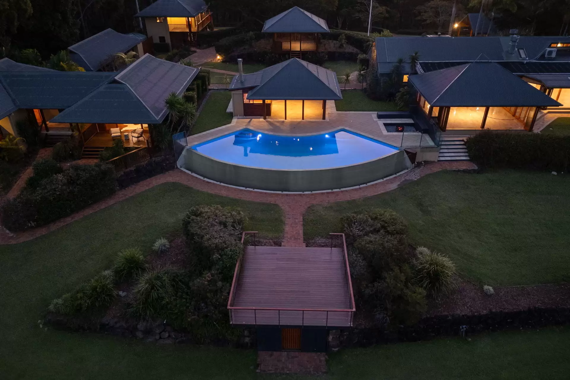 423 Ruffles Road, Willow Vale For Sale by Queensland Sotheby's International Realty - image 1