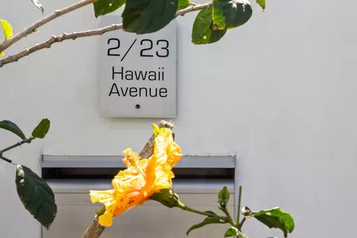 2/23 Hawaii Avenue, Palm Beach Sold by Queensland Sotheby's International Realty - image 1