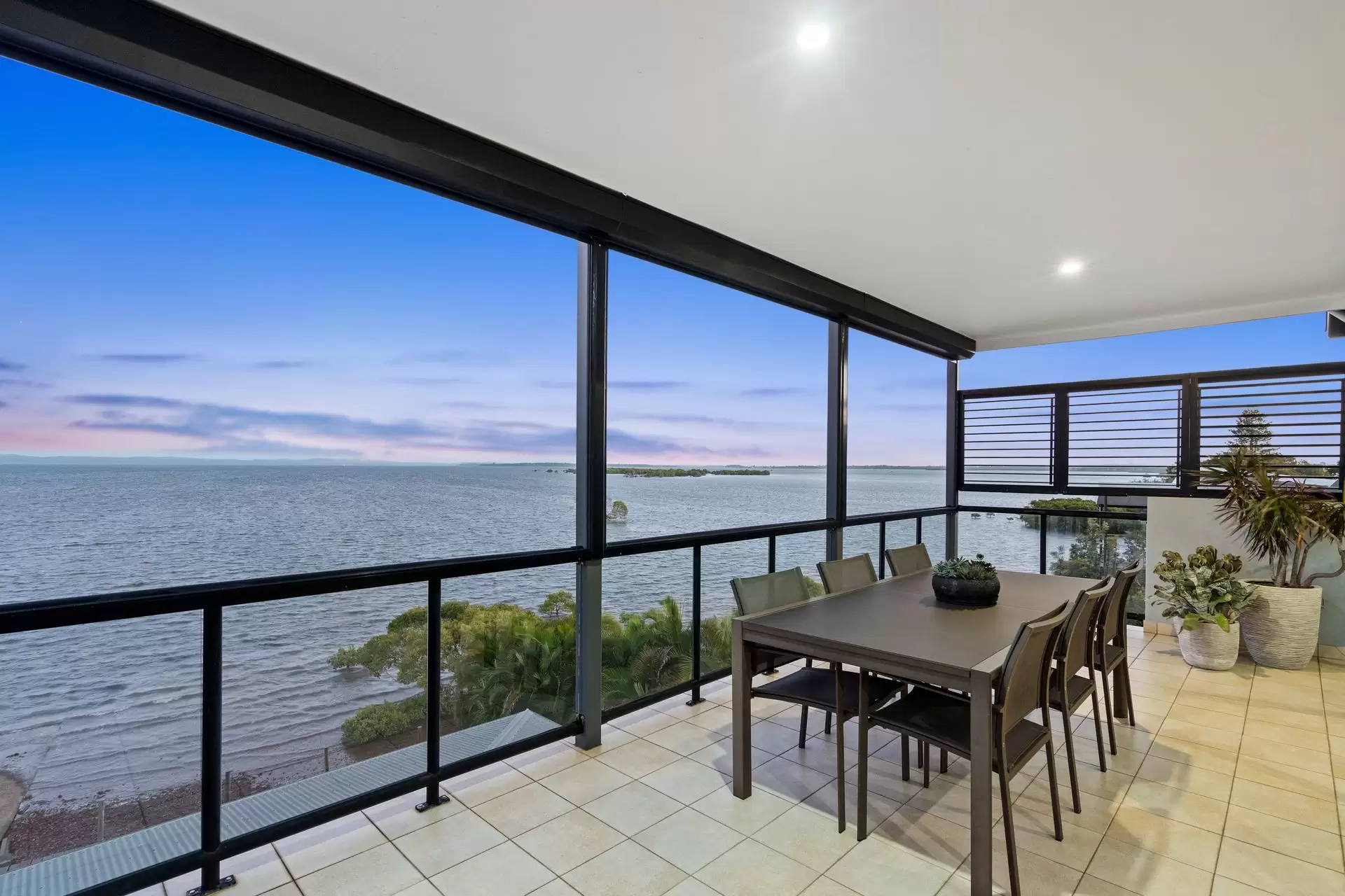 4/117 Shore Street North, Cleveland For Sale by Queensland Sotheby's International Realty - image 1