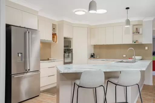 6 Water Gum Place, Thornlands Sold by  - image 1