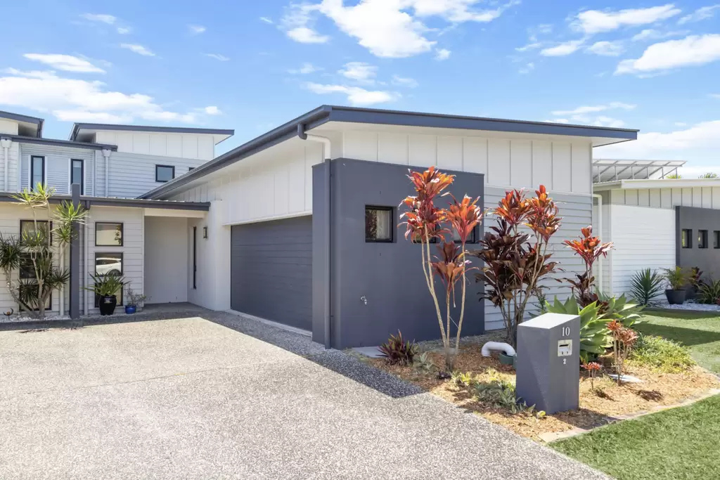 2/10 Hans Boysen Drive, Mudjimba Sold by Queensland Sotheby's International Realty