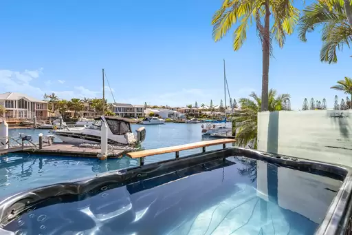 12/6-16 Anchorage Drive, Raby Bay Sold by  - image 1