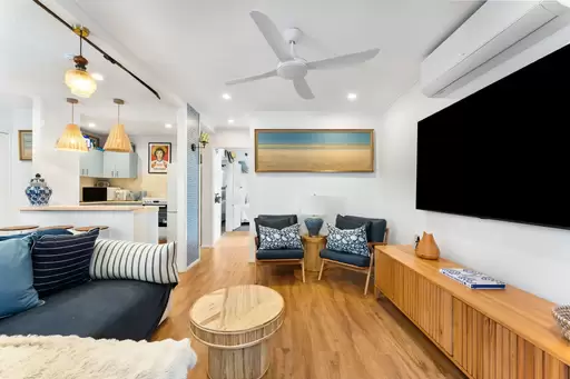 8/272 Marine Parade, Labrador Sold by Queensland Sotheby's International Realty - image 1