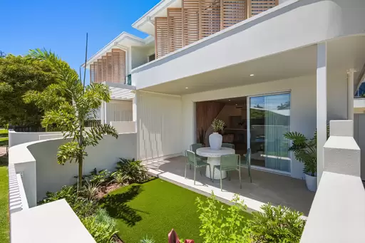 2/69 Queen Street, Cleveland Sold by  - image 1