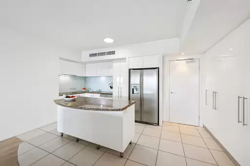 99/326 Marine Parade, Labrador Sold by Queensland Sotheby's International Realty - image 1