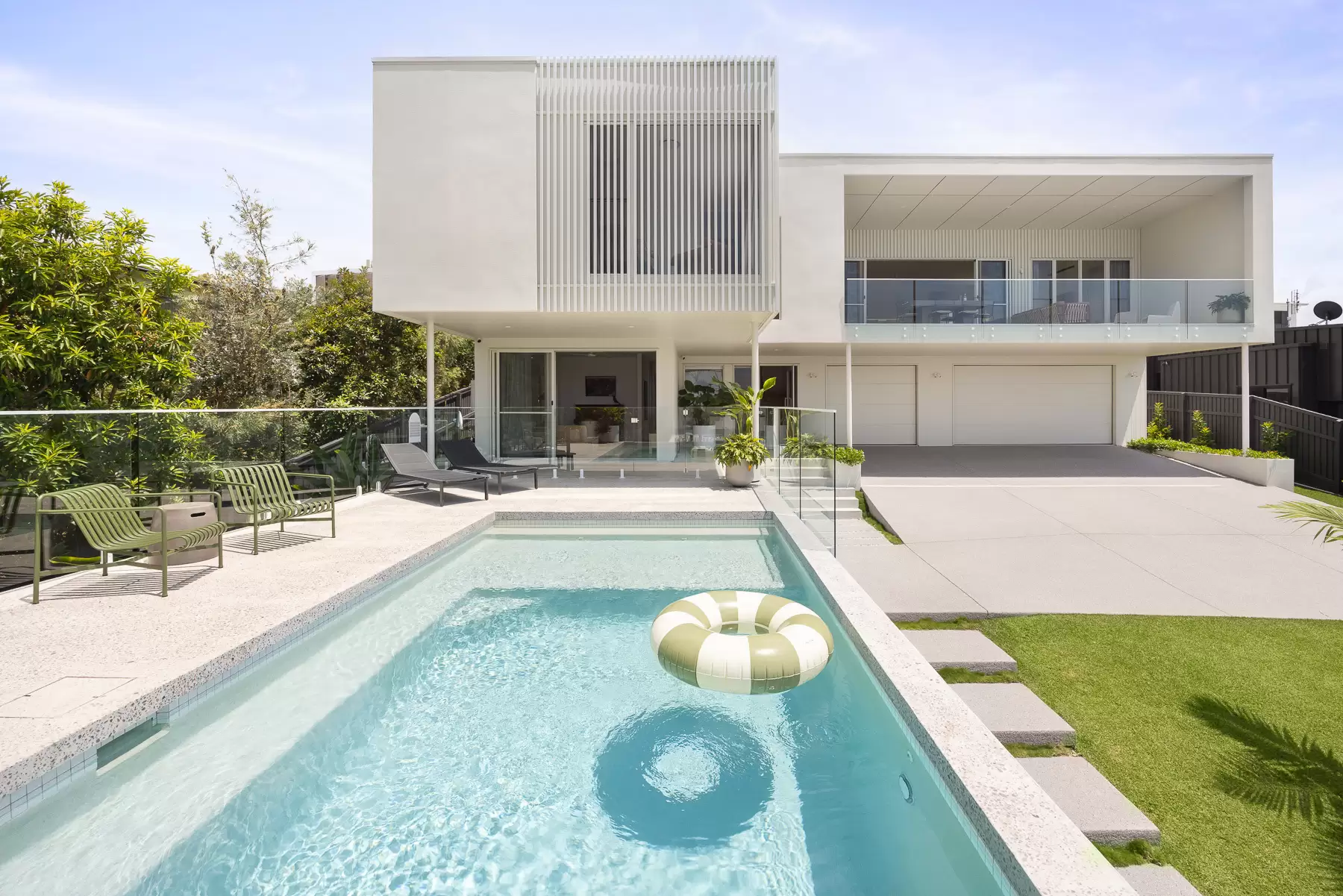 8 Tallowood Court