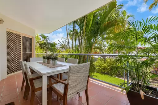 33/10-14 Esperance Court, Raby Bay Sold by  - image 1