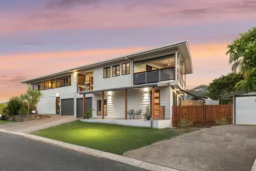 6 Ocean View Avenue, Airlie Beach For Sale by Queensland Sotheby's International Realty
